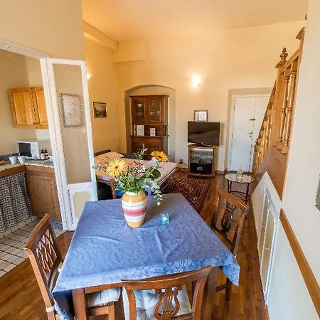 מלון Hemeras Boutique House Dante 4*