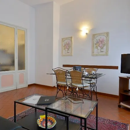 Hemeras Boutique House Dante מלון 4*