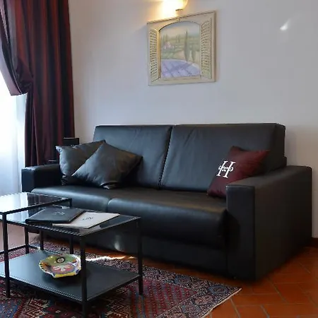 Hemeras Boutique House Dante מלון 4*